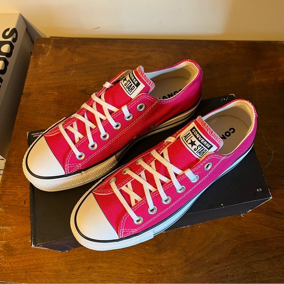 CONVERSE Women’s Chuck Taylor All Star Cerise Pink Platform Low Sneakers - Picture 5 of 10
